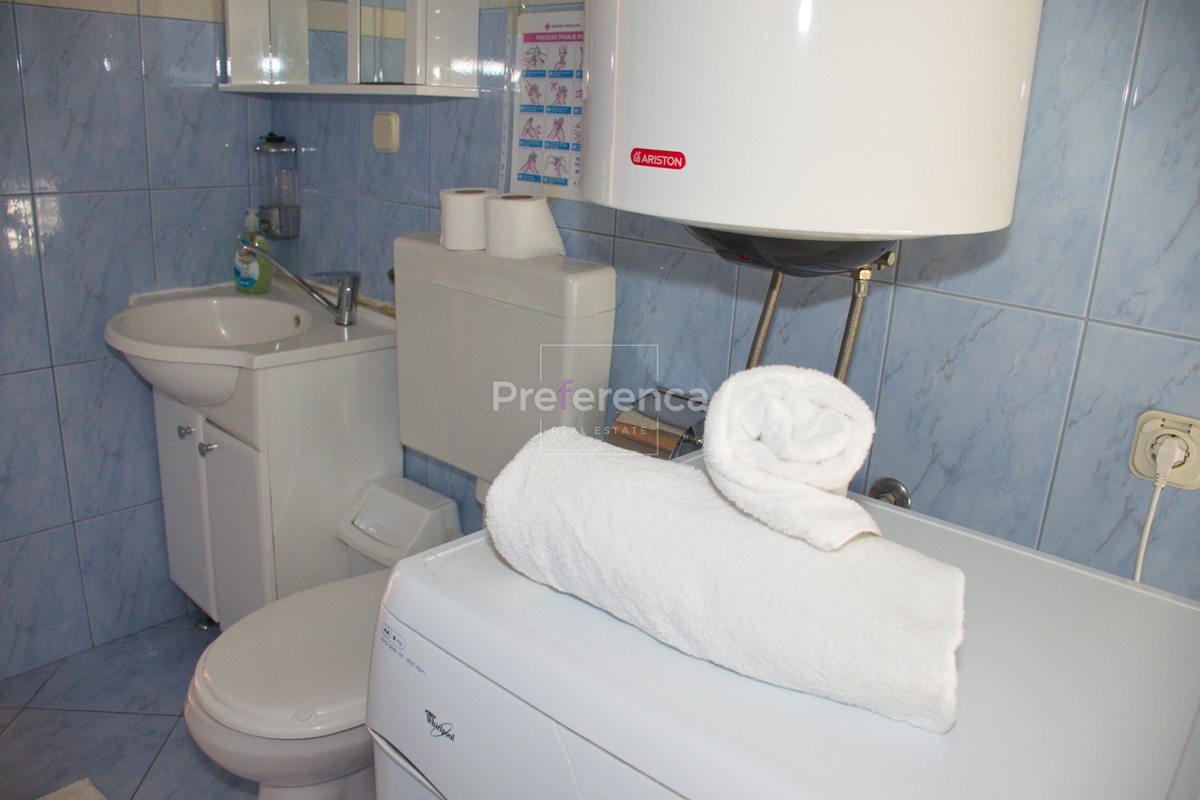 Zubovići - dvosobno stanovanje v bližini plaže