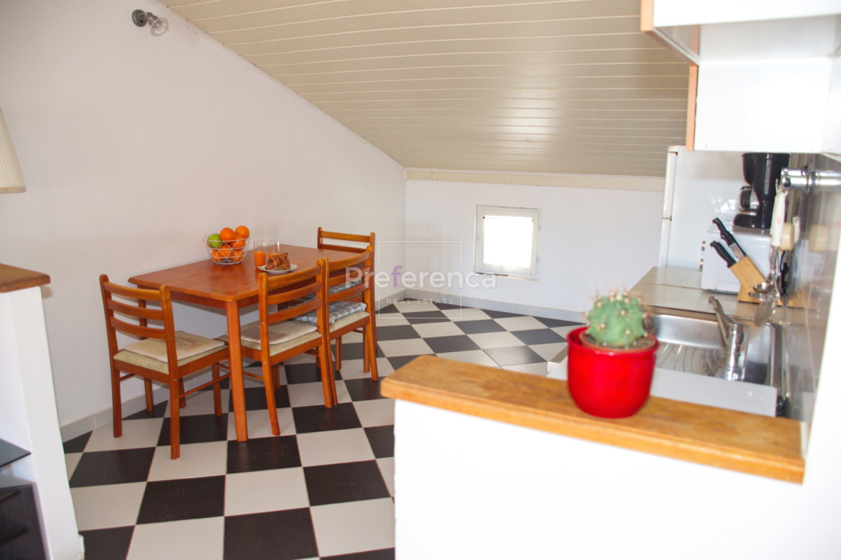 Zubovići - dvosobno stanovanje v bližini plaže