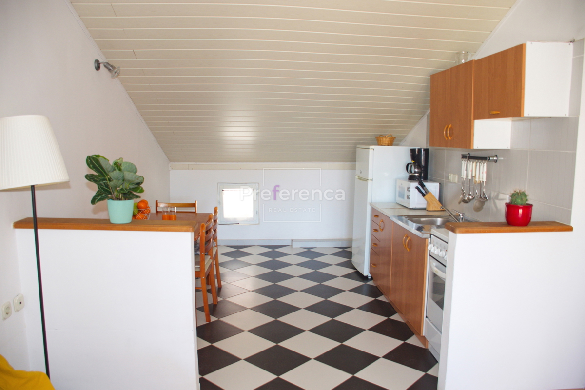 Zubovići - dvosobno stanovanje v bližini plaže