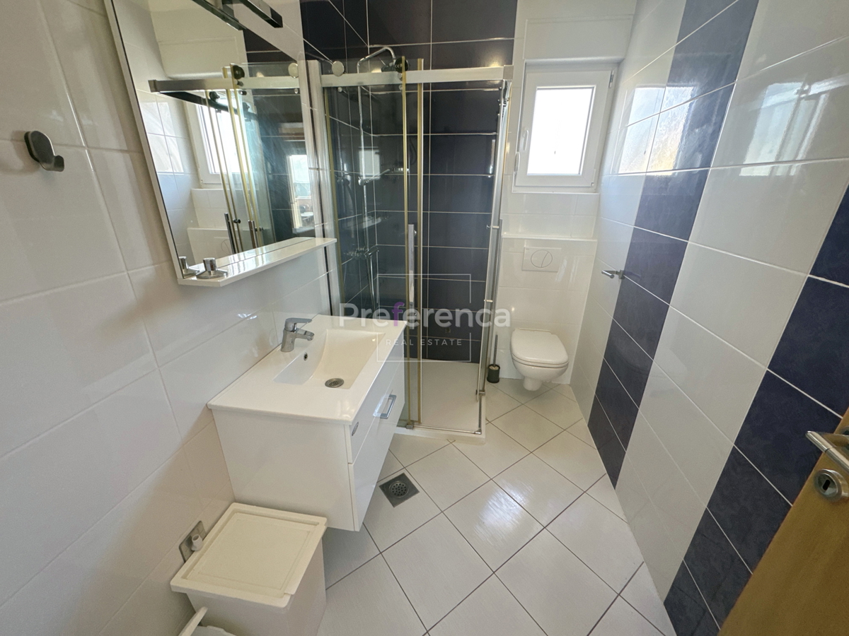 Novalja - dvosobno stanovanje v drugem nadstropju