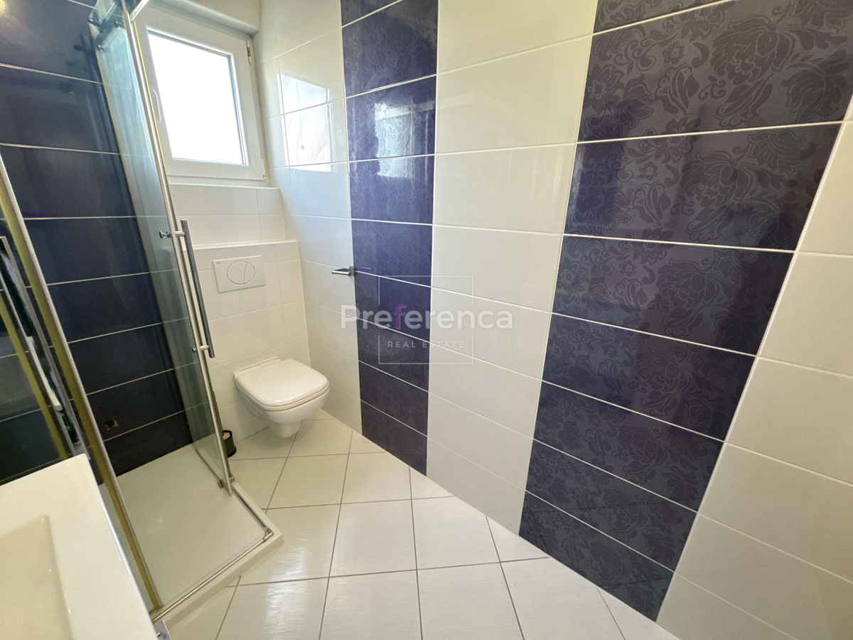 Novalja - dvosobno stanovanje v drugem nadstropju