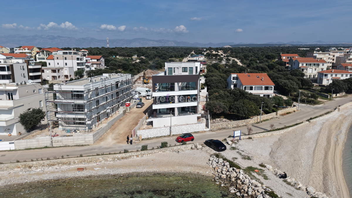 Mandre - dvoposteljno stanovanje v prvem nadstropju