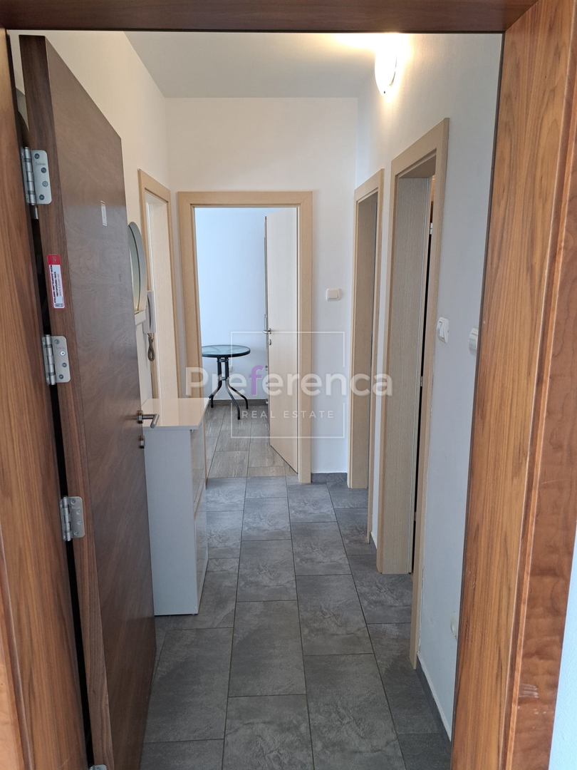 Novalja - dvosobno stanovanje v pritličju - LOKACIJA