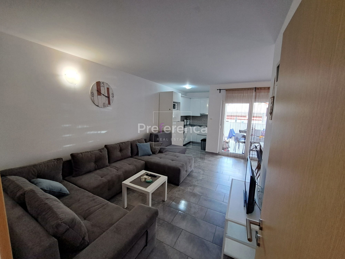 Novalja - dvosobno stanovanje v pritličju - LOKACIJA