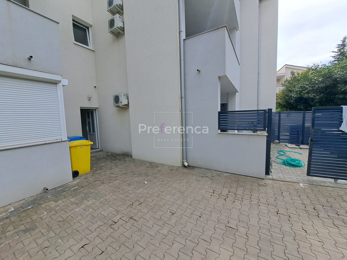 Novalja - dvosobno stanovanje v pritličju - LOKACIJA