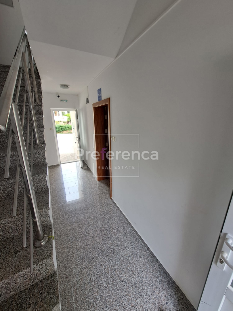 Novalja - dvosobno stanovanje v pritličju - LOKACIJA