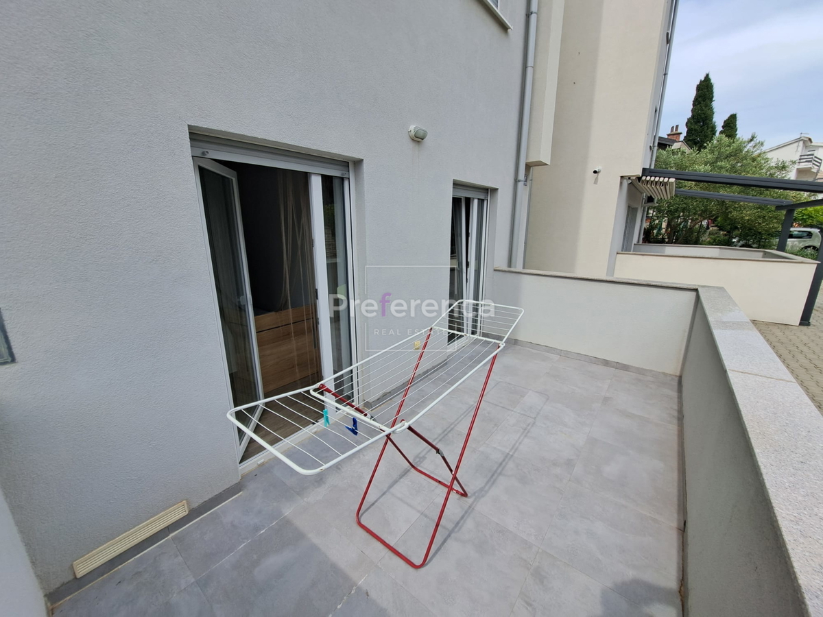 Novalja - dvosobno stanovanje v pritličju - LOKACIJA