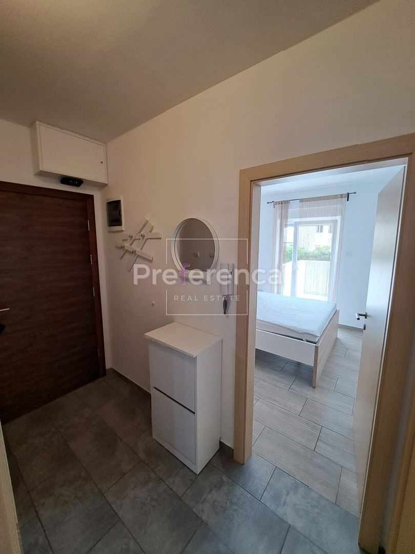 Novalja - dvosobno stanovanje v pritličju - LOKACIJA