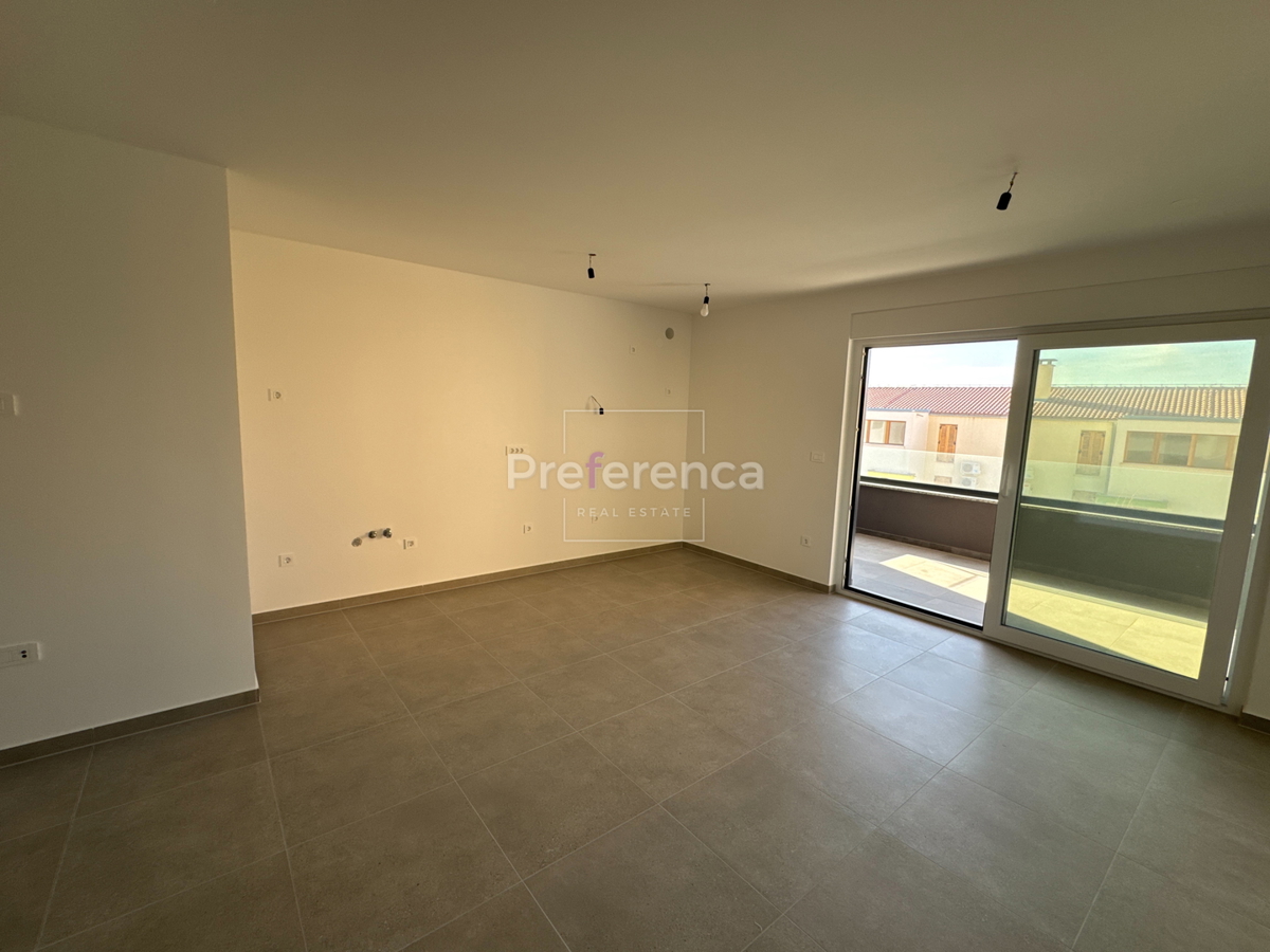 Novalja - dvosoban apartman PRVI KAT