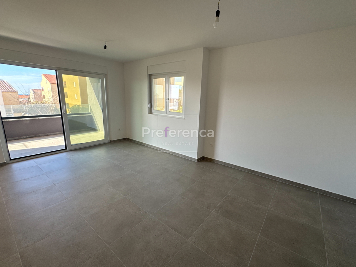Novalja - dvosoban apartman PRVI KAT