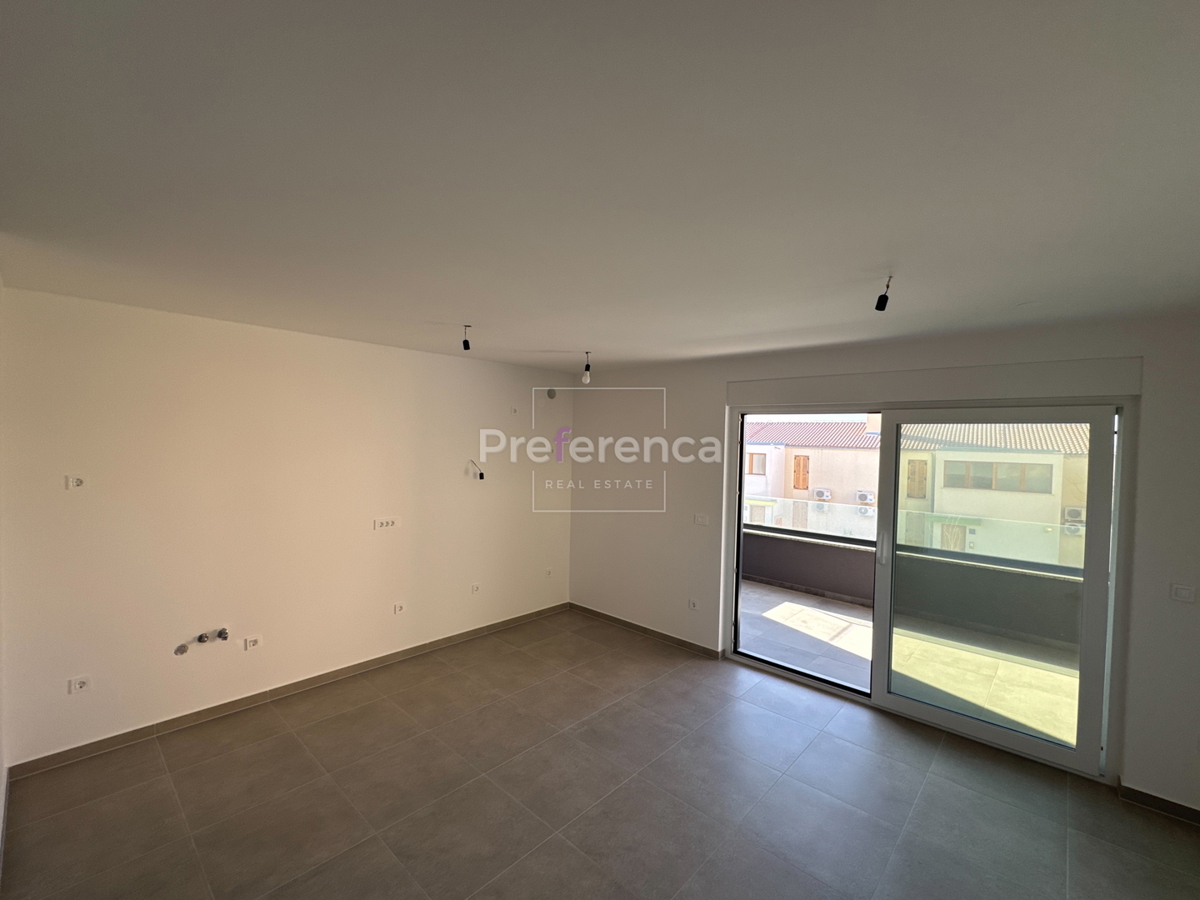 Novalja - dvosoban apartman PRVI KAT