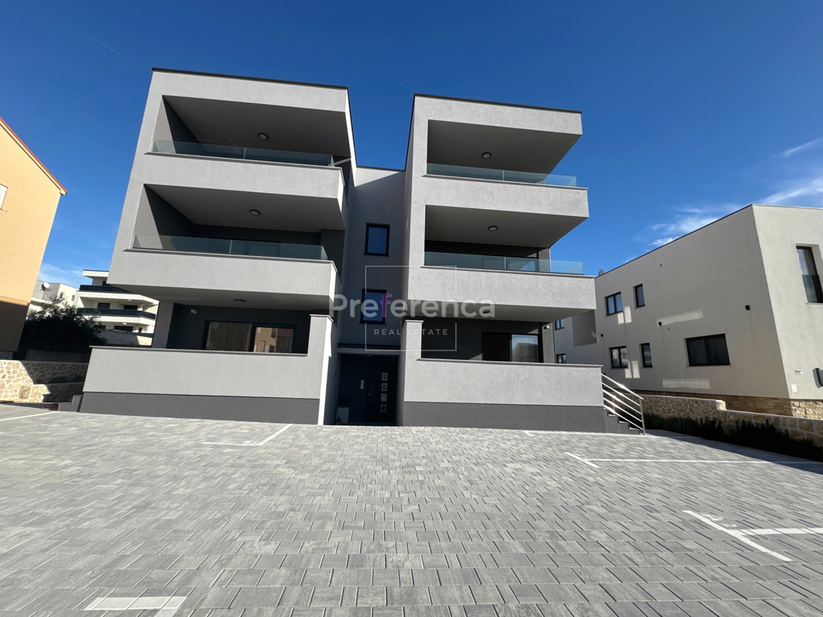 Novalja - dvosoban apartman PRVI KAT