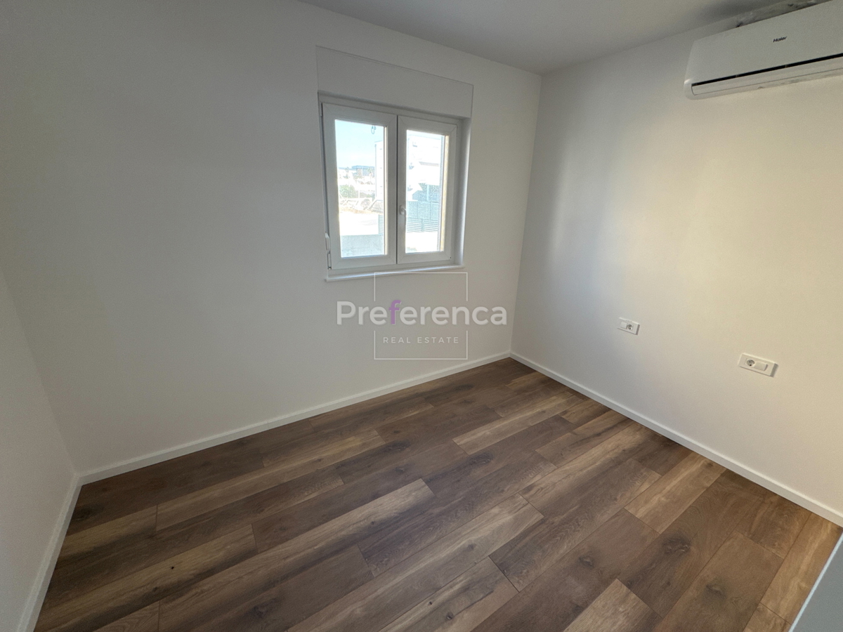 Novalja - dvosoban apartman PRVI KAT