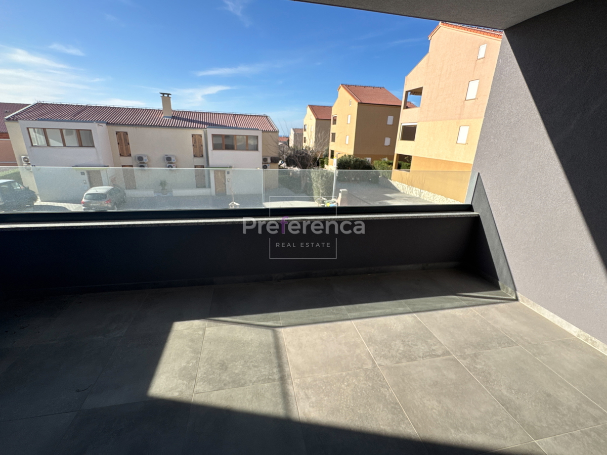 Novalja - dvosoban apartman PRVI KAT