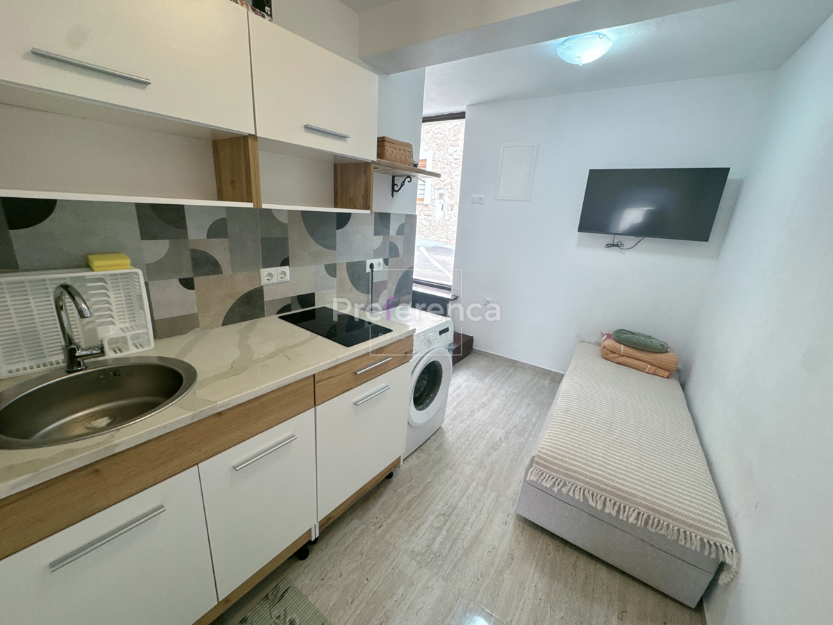 Metajna - pritlična hiša v starem jedru