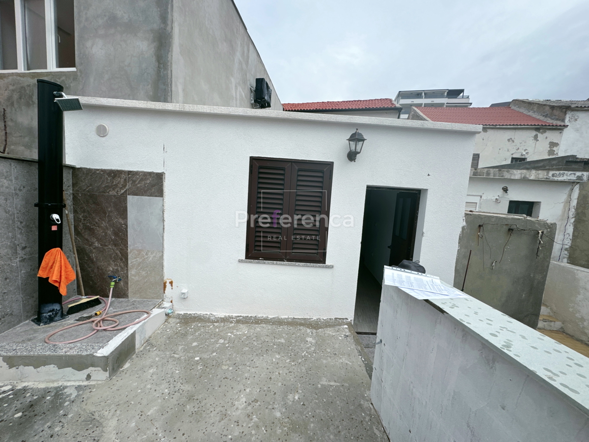 Metajna - pritlična hiša v starem jedru