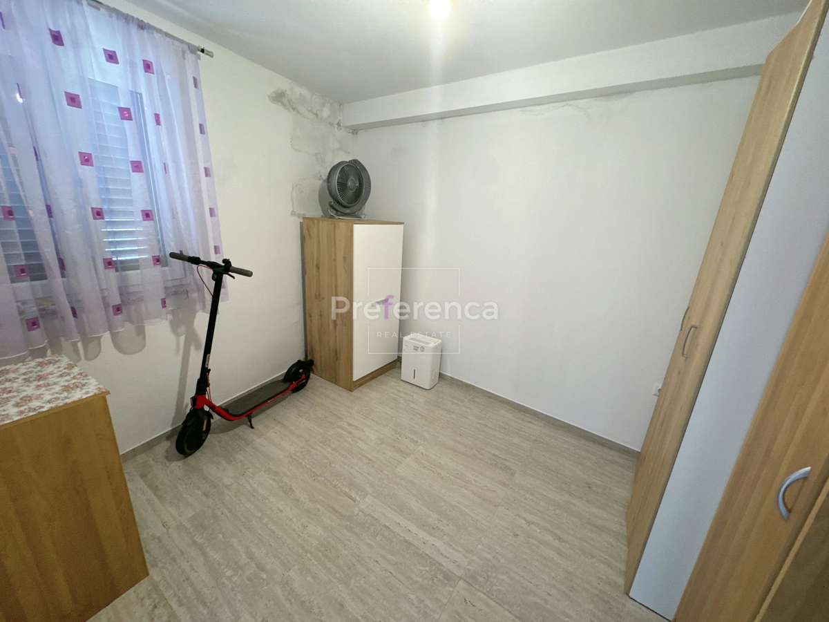 Metajna - pritlična hiša v starem jedru