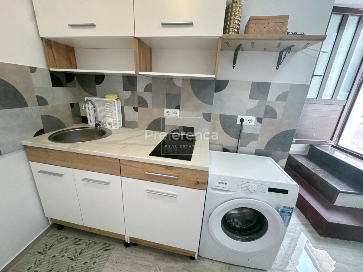 Metajna - pritlična hiša v starem jedru