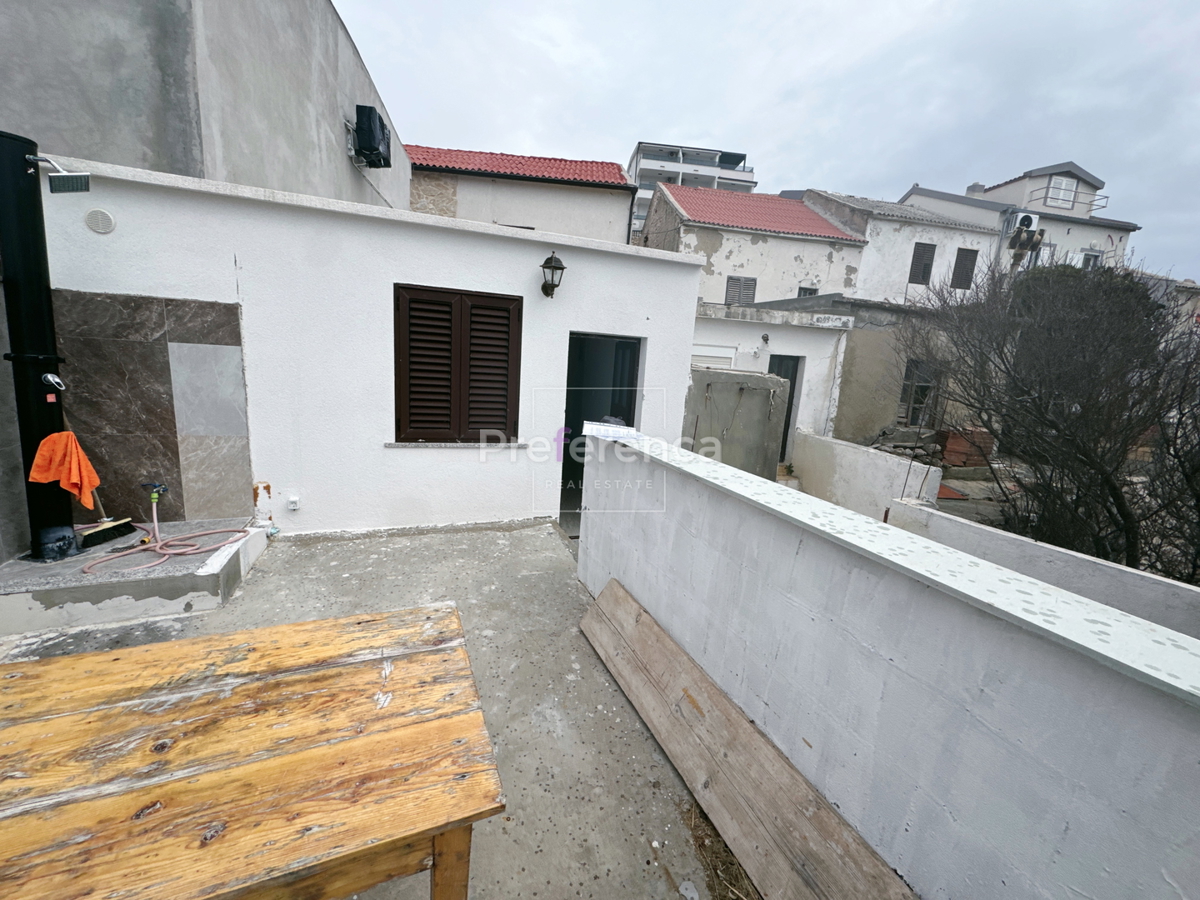 Metajna - pritlična hiša v starem jedru