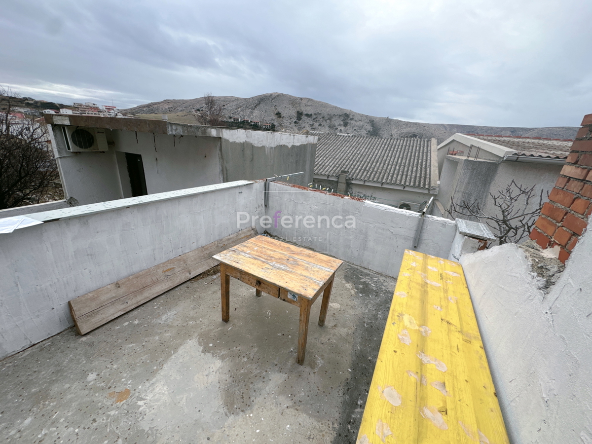 Metajna - pritlična hiša v starem jedru