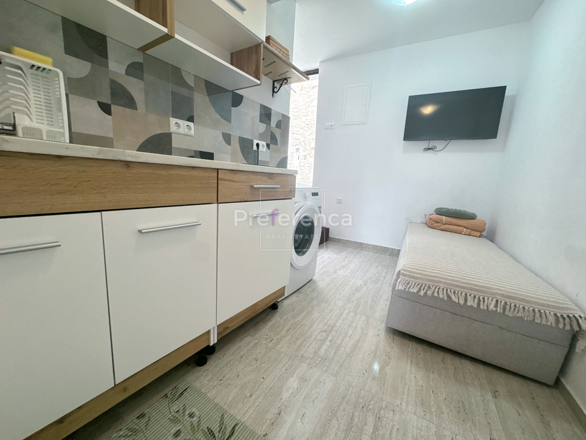 Metajna - pritlična hiša v starem jedru