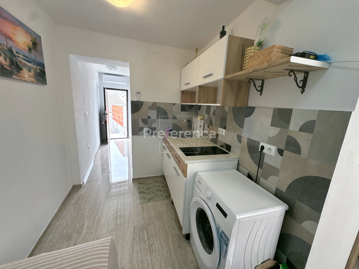 Metajna - pritlična hiša v starem jedru