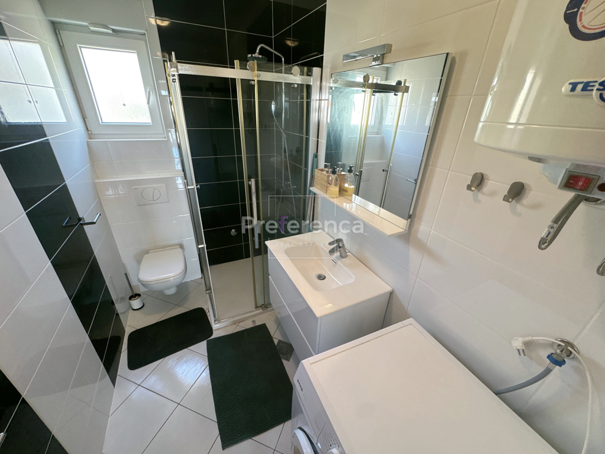 Novalja, mirna lokacija – dvosobno stanovanje v 1. nadstropju