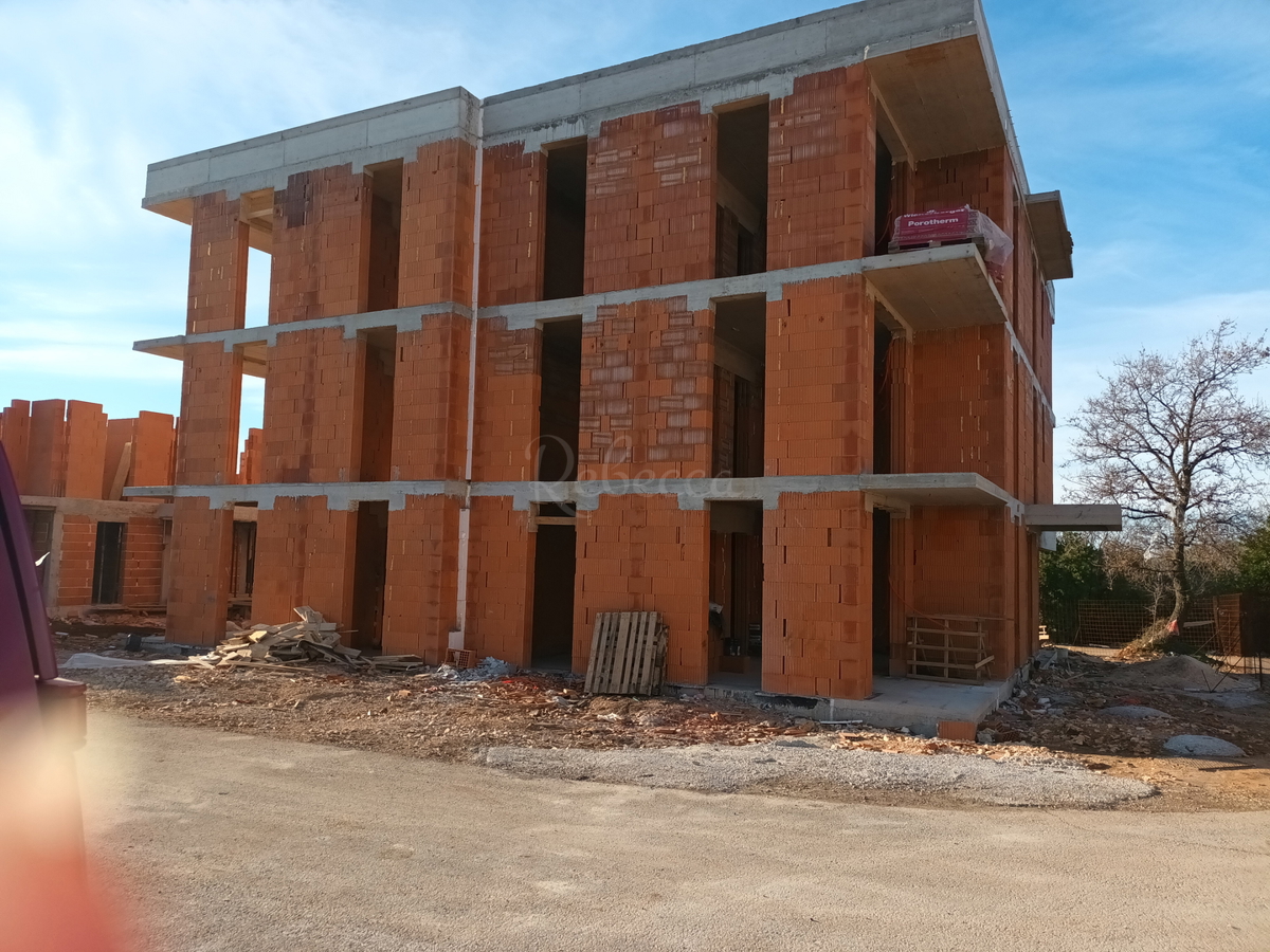 Penthouse pogled na morje, 3 spalnice, 2. nadstropje, 96 m2, parkirišče, Medulin, NOVO ​
