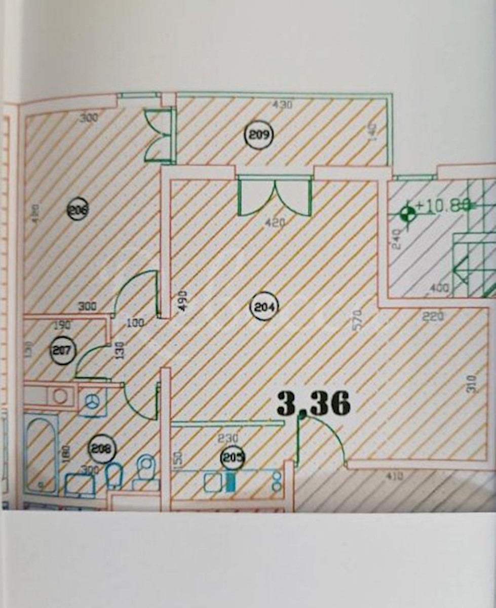 Pula, udobno stanovanje 59 m2, centralno ogrevanje, dvigalo, terasa