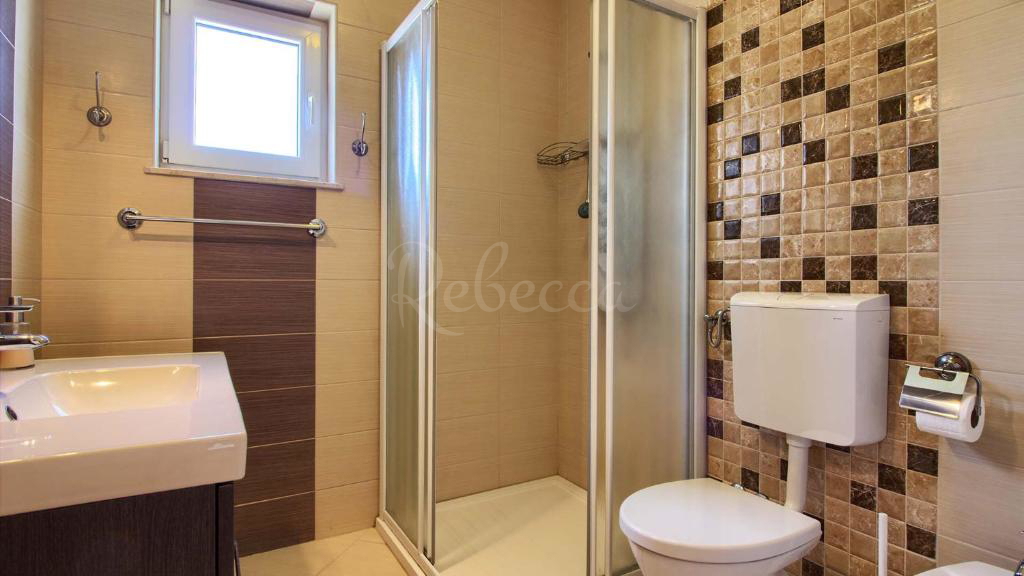 Vila z bazenom, 380 m2, Medulin