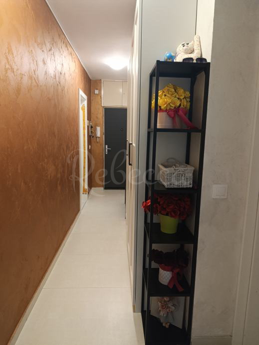 Stanovanje 69 m2, 2 prostora, dvigalo, Pula