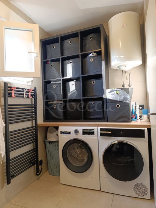 Stanovanje 69 m2, 2 prostora, dvigalo, Pula