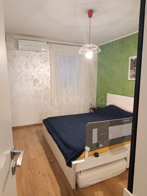 Stanovanje 69 m2, 2 prostora, dvigalo, Pula