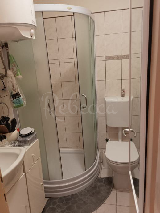 Garsonjera 27 m², 2. nadstropje, center Pula