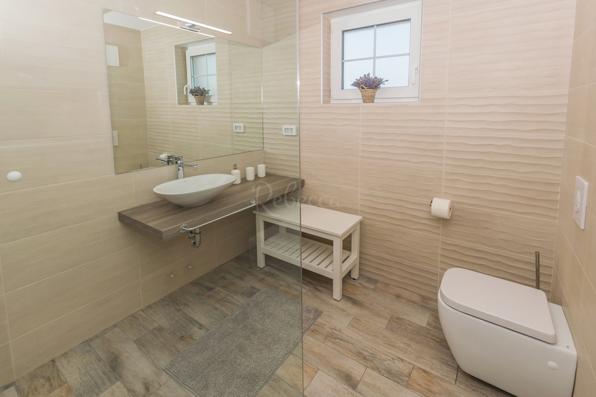 Hiša 130 m2, 3 spalnice, 100 m od morja, Medulin ​