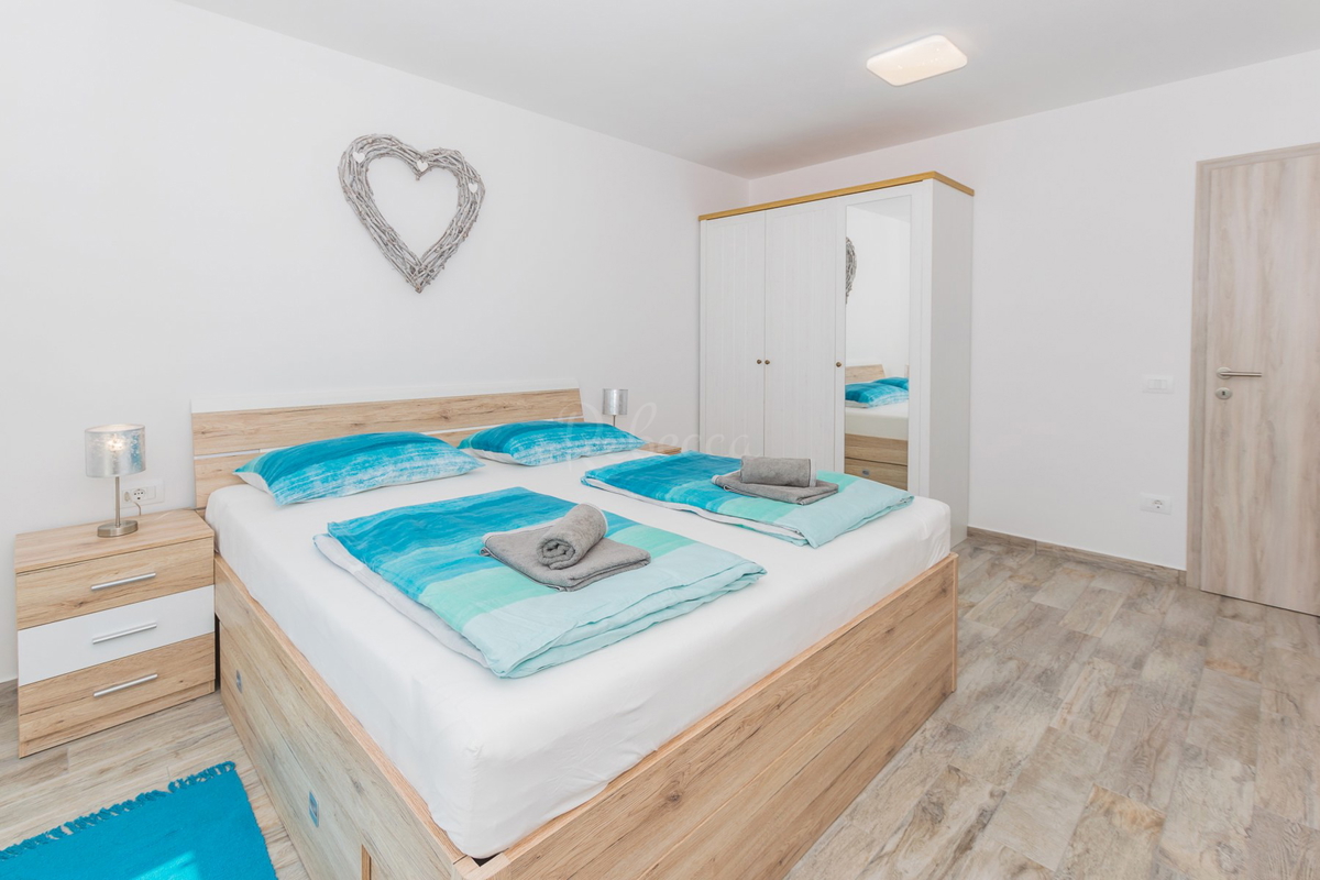 Hiša 130 m2, 3 spalnice, 100 m od morja, Medulin ​