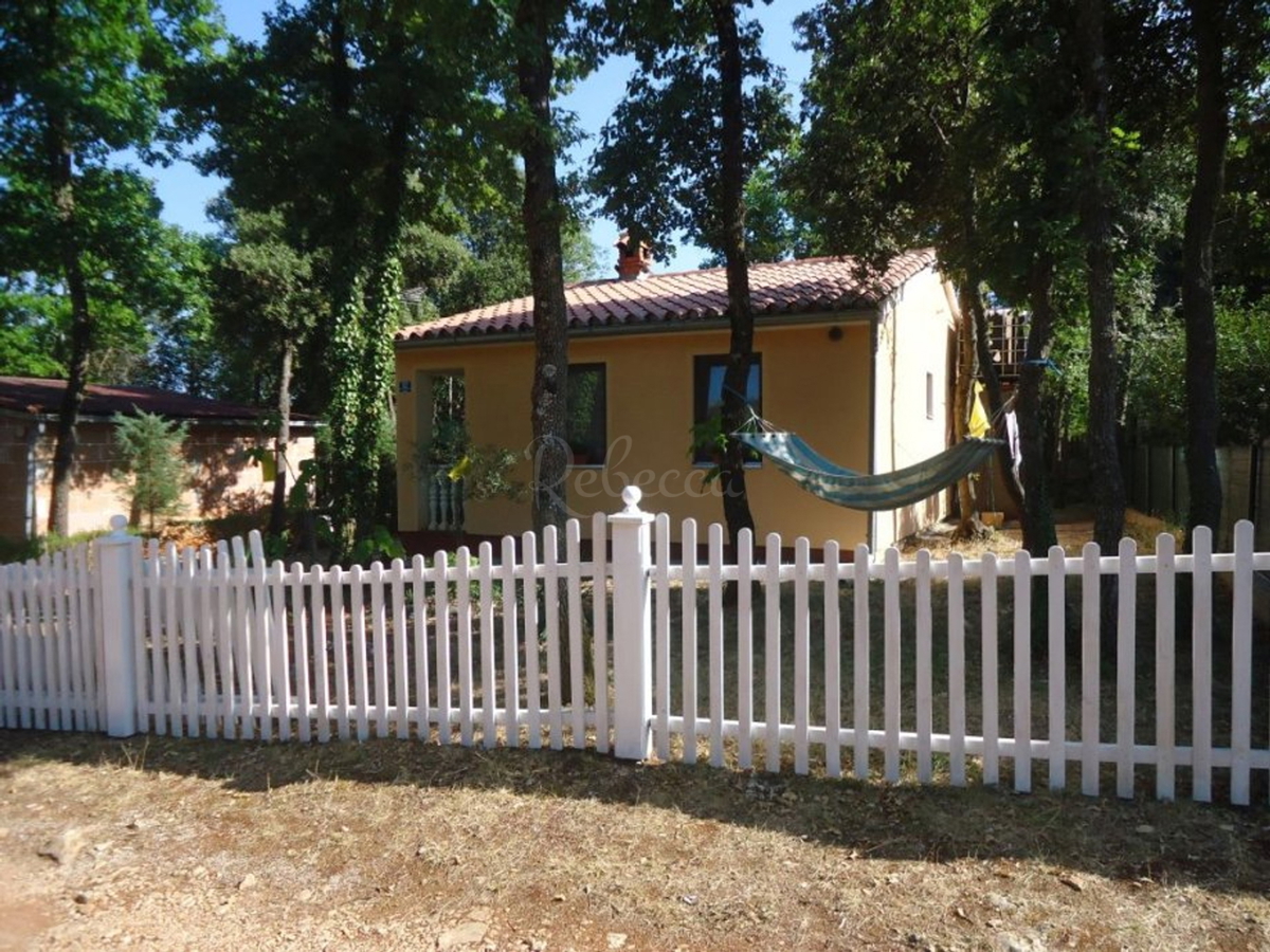 Istra, Pavićini, vikend 54 m2, vrt, blizu morja