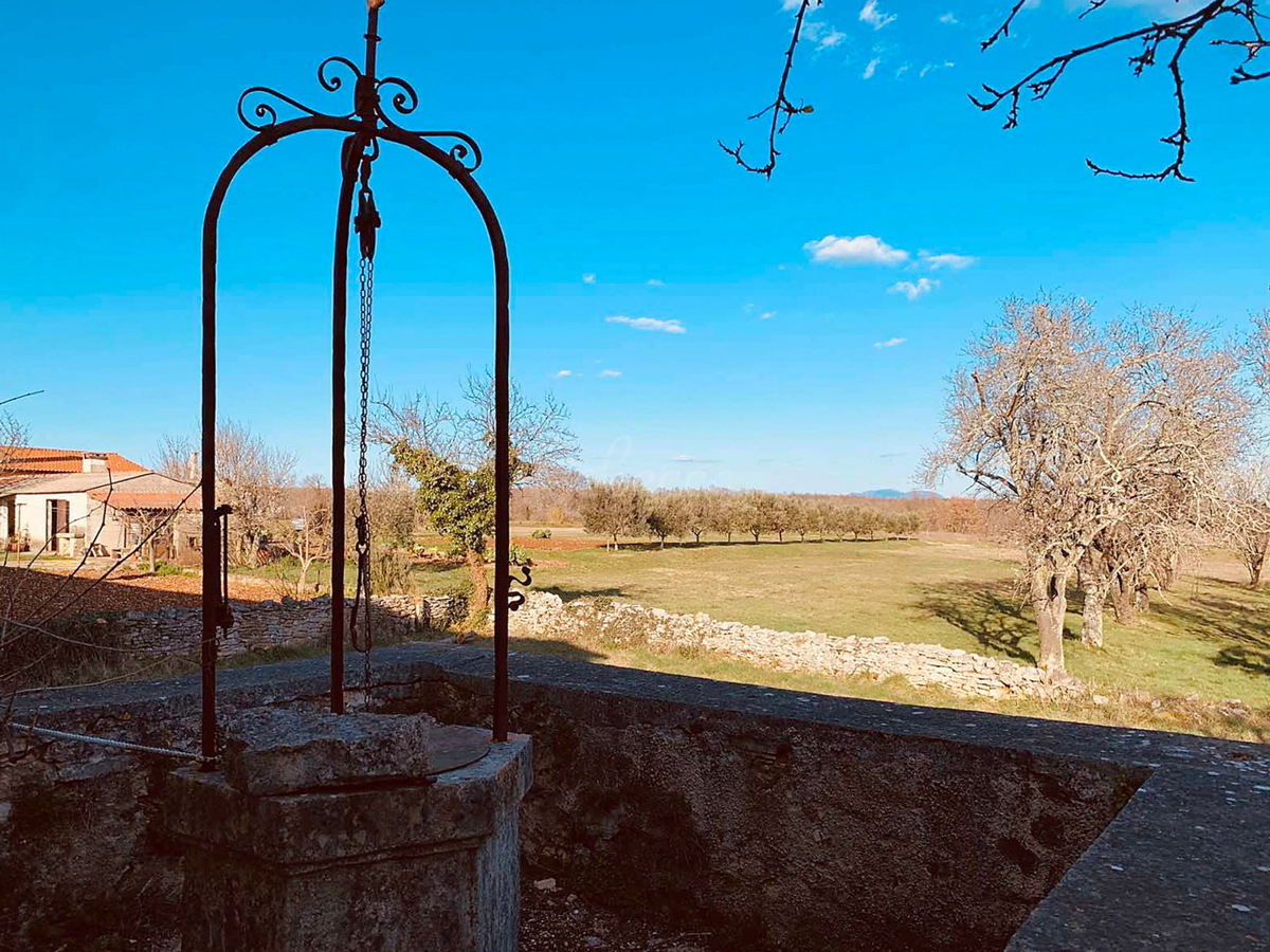 Kanfanar, Barat, istrska kamnita hiša za obnovo