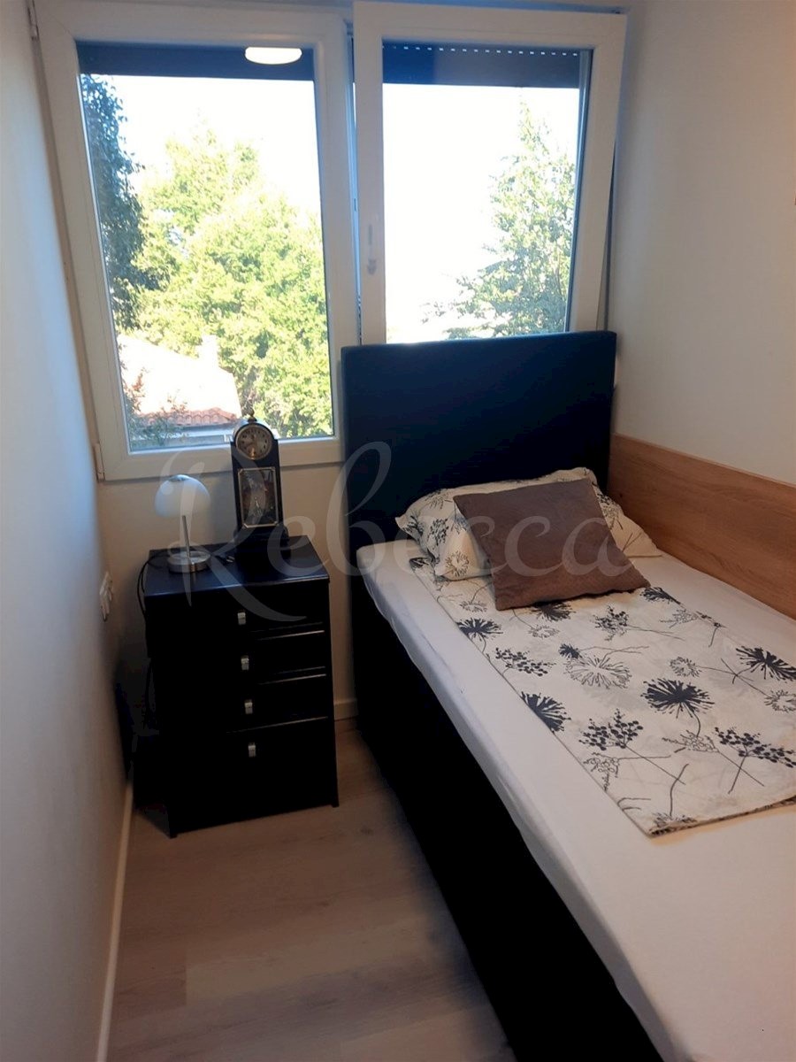 Biograd na Moru, popolnoma prenovljen apartma v centru (47,53 m2), 100 metrov od morja