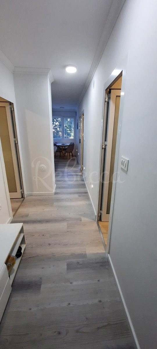 Biograd na Moru, popolnoma prenovljen apartma v centru (47,53 m2), 100 metrov od morja