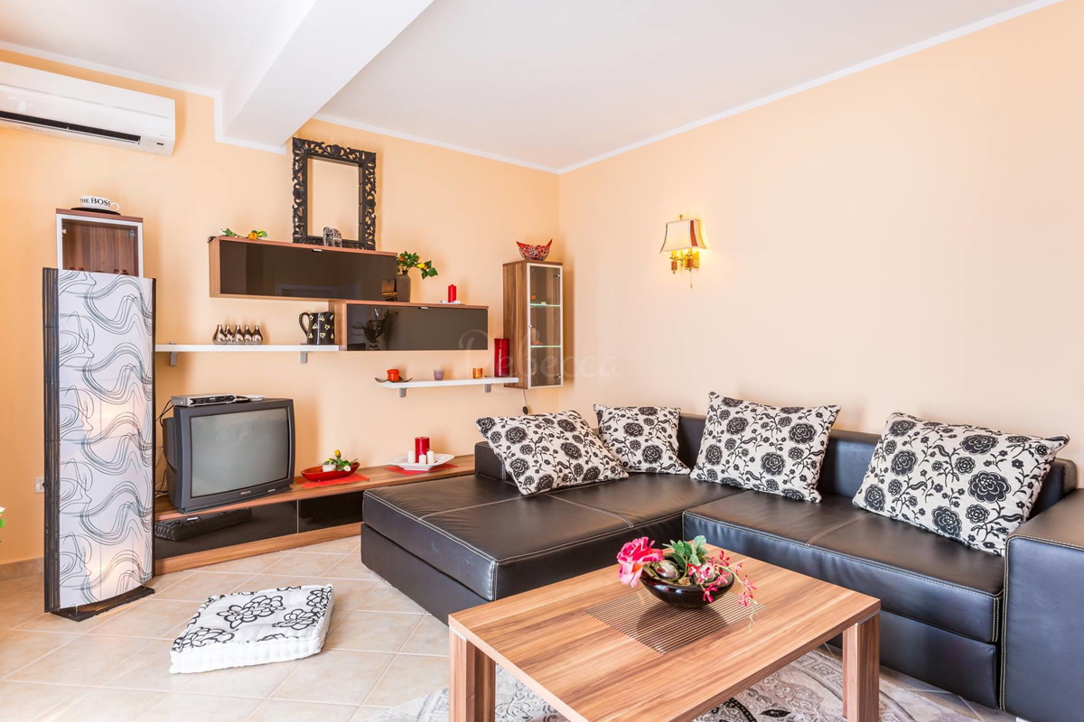 Premantura, apartmajska hiša z bazenom