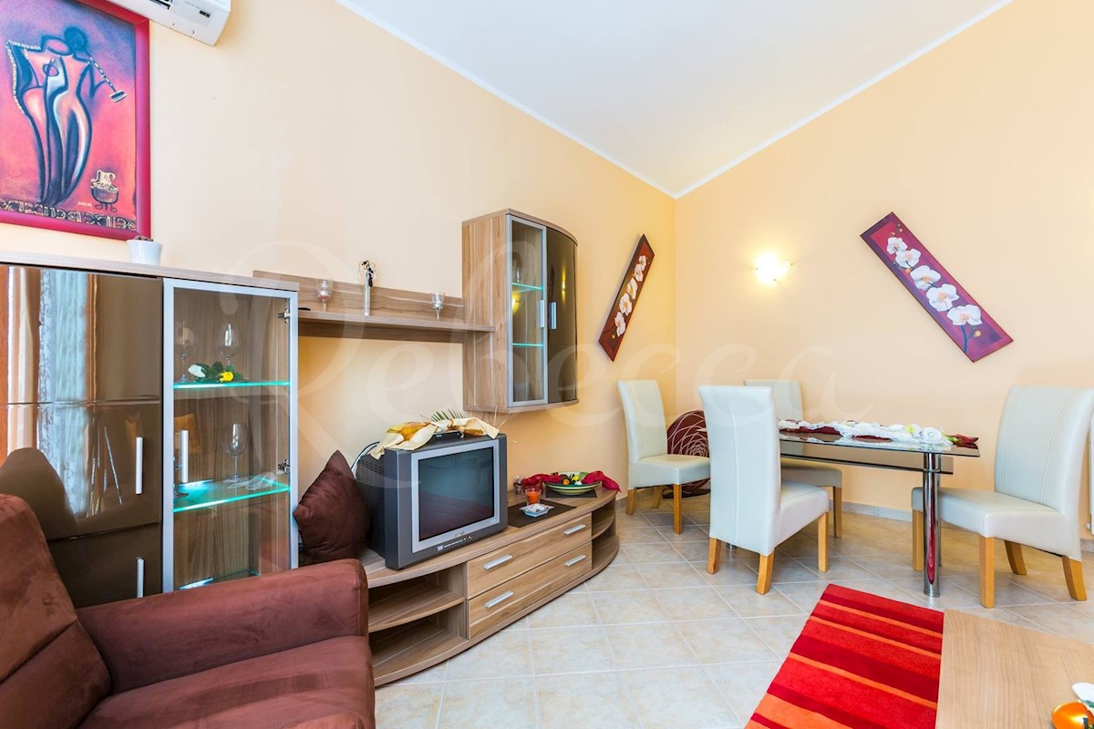 Premantura, apartmajska hiša z bazenom