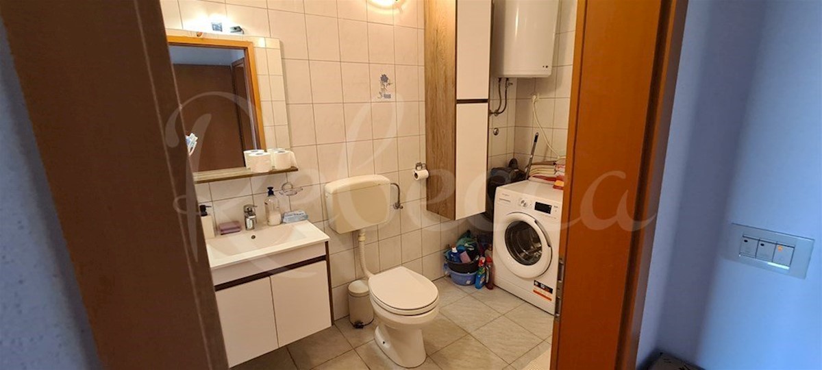 Pakoštane, prenovljen apartma (62,86 m2) s čudovitim pogledom na morje