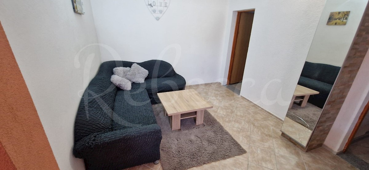 Vir, hiša z 2 apartmajema (148m2), 150 metrov do plaže