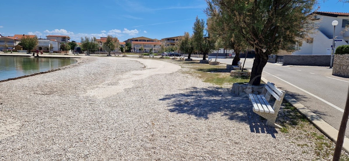 Vir, hiša z 2 apartmajema (148m2), 150 metrov do plaže