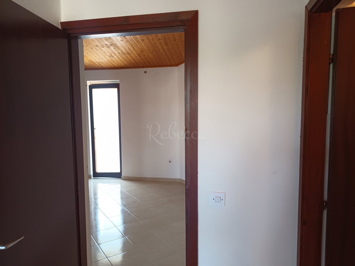 Stanovanje v 1. nadstropju, 2 prostora, 54 m2, parkirišče, Medulin