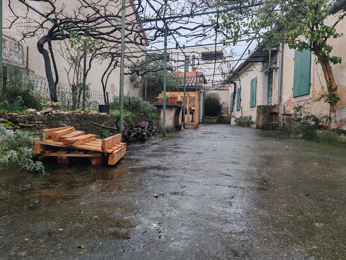 Gradbeno zemljišče Pula, Šijana 620 m2