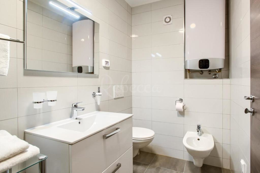 Stanovanje 55 m2, dvigalo, parkirišče, mestno središče, Pula