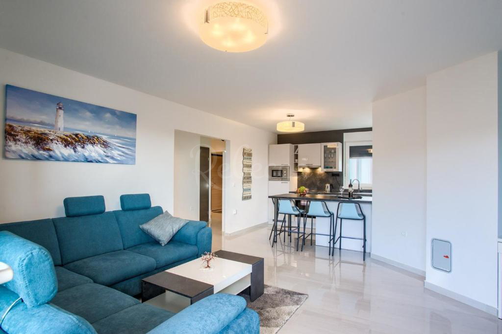 Stanovanje 55 m2, dvigalo, parkirišče, mestno središče, Pula