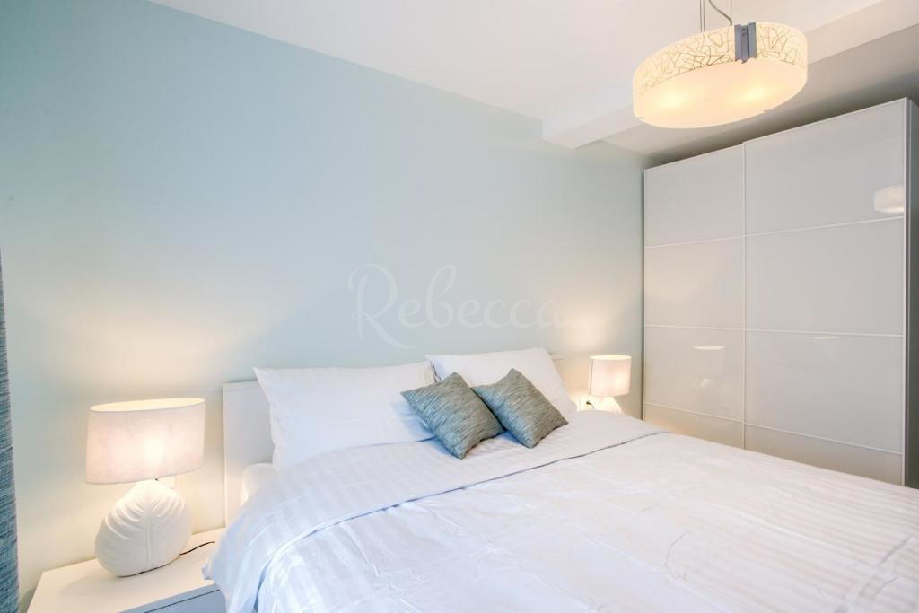 Stanovanje 55 m2, dvigalo, parkirišče, mestno središče, Pula